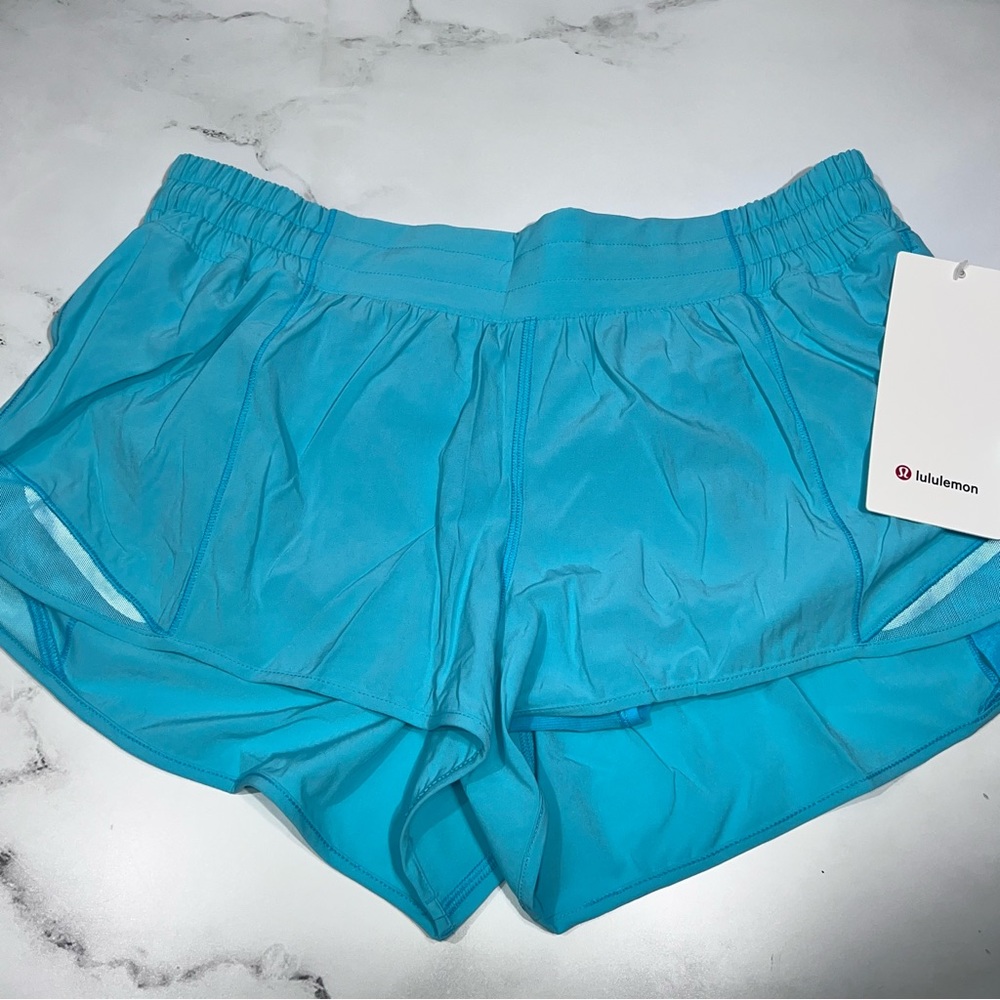 Lululemon Hotty Hot Lowrise 2.5” Lined Shorts